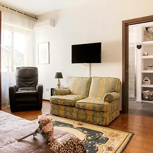 Laura Bed & Breakfast